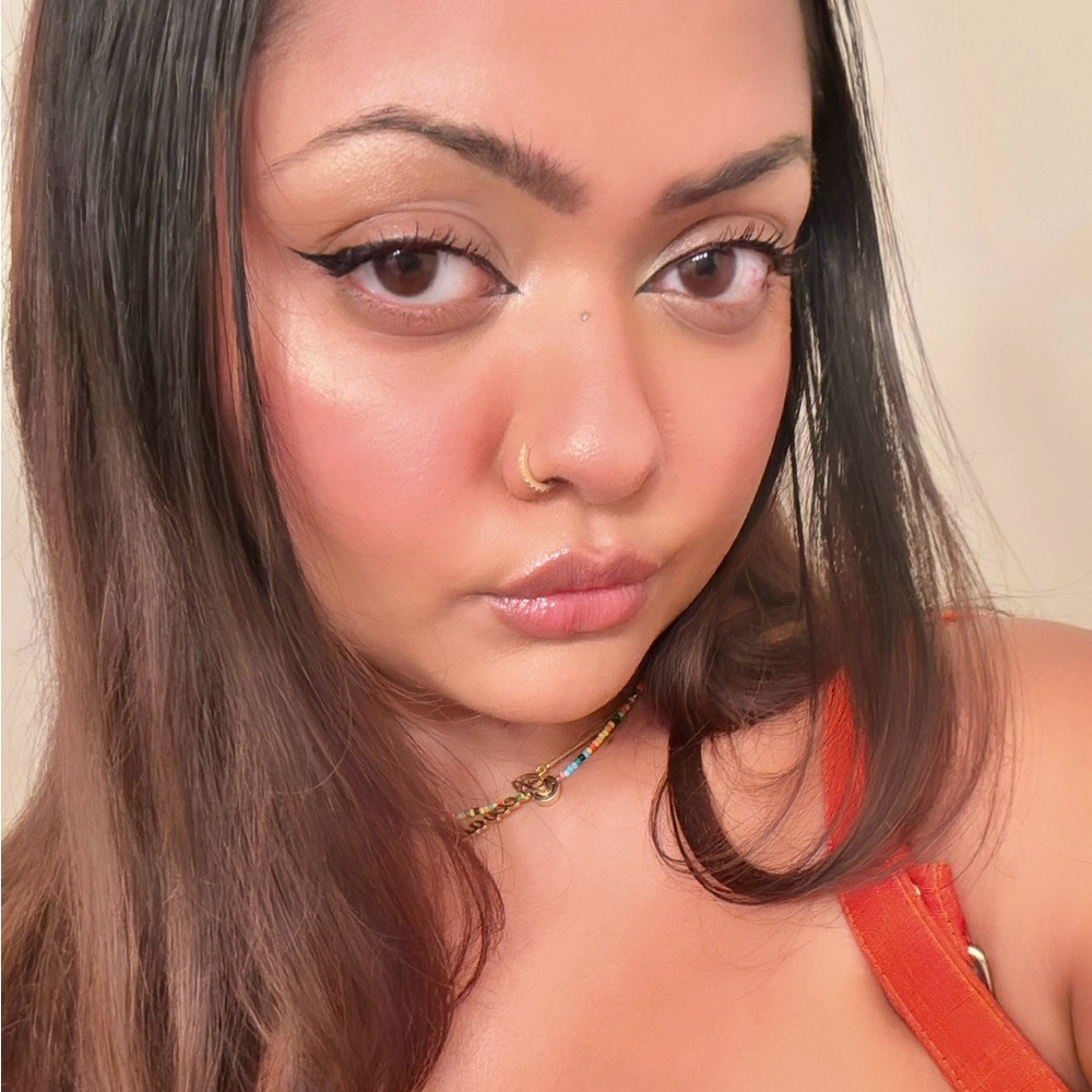 Meet your Posher, Reevah